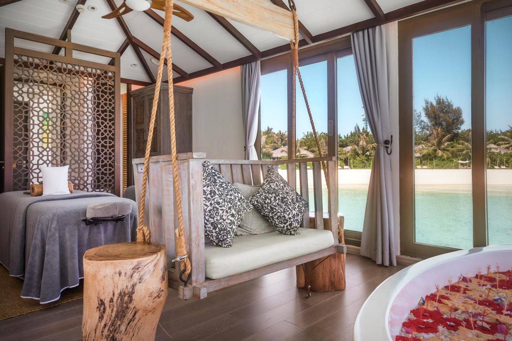 Grand Park Kodhipparu Maldives Hotell Baros Island Eksteriør bilde