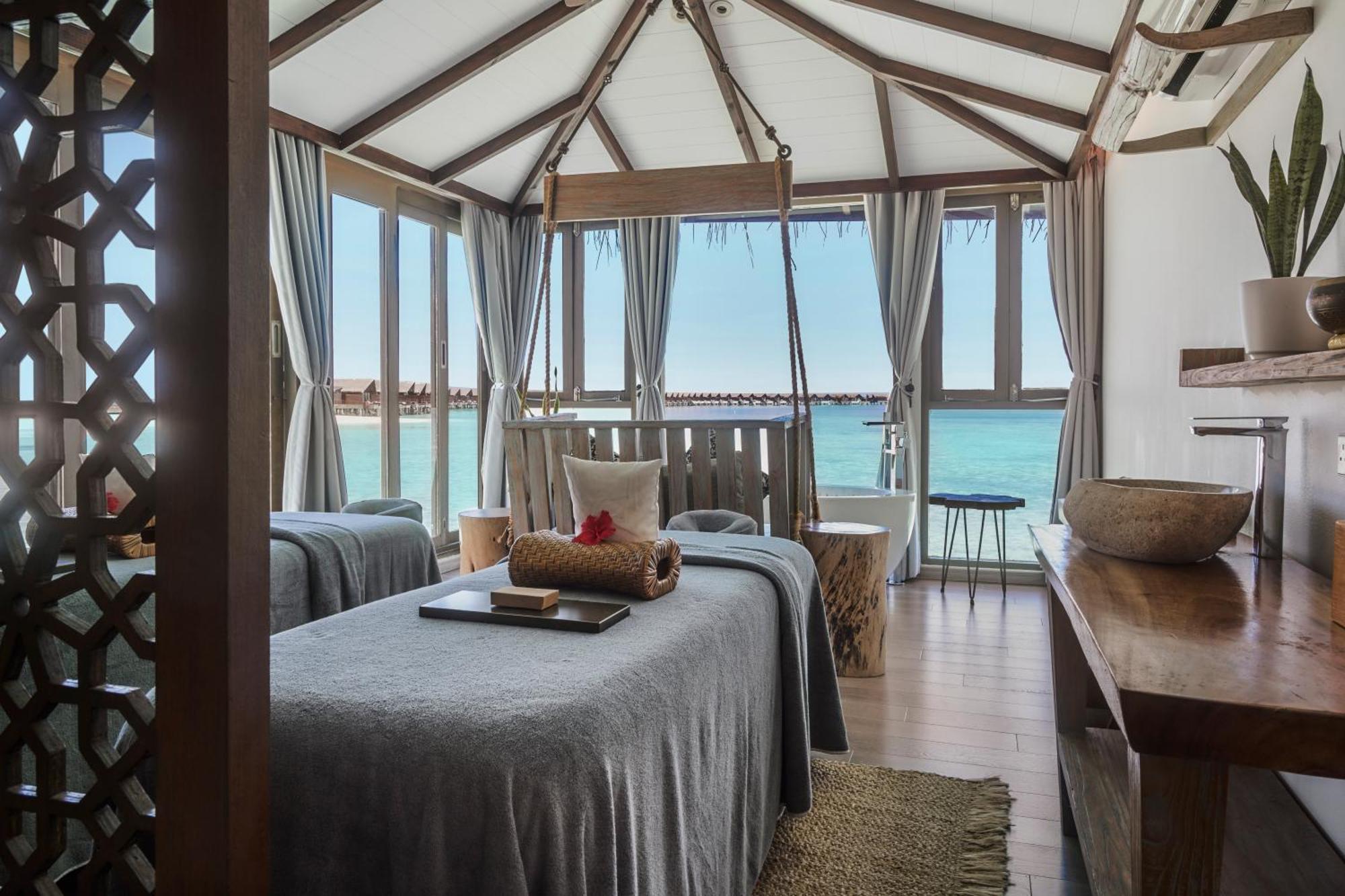 Grand Park Kodhipparu Maldives Hotell Baros Island Eksteriør bilde